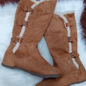 Wanted Women's Sadler 3-Buckle Faux Suede Boots w/ Faux Fur Trim Chestnut NEW!